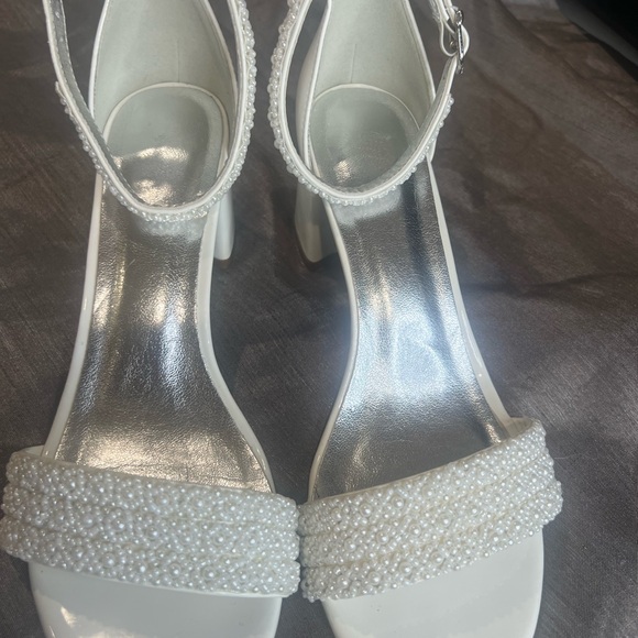Elegant White Beaded Women's Heels - Picture 2 of 10